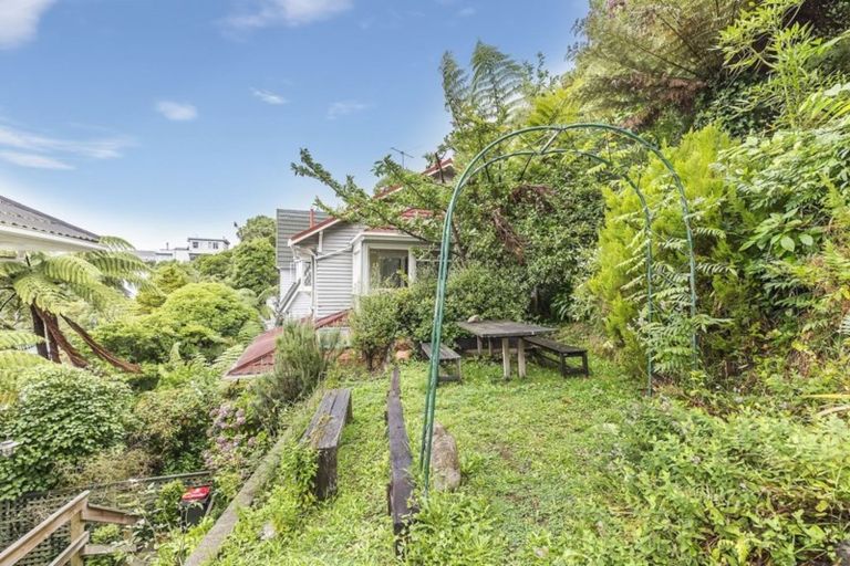 Photo of property in 51 Northland Road, Northland, Wellington, 6012