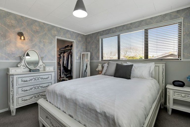 Photo of property in 11 Leatham Avenue, Strandon, New Plymouth, 4312