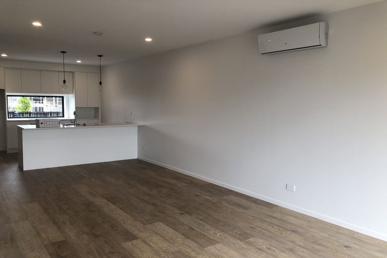 Photo of property in 17 Waka Moana Drive, Hobsonville, Auckland, 0616