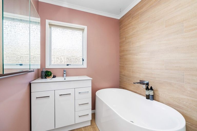 Photo of property in 5 Otaika Road, Woodhill, Whangarei, 0110