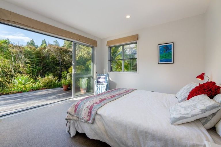 Photo of property in 10 Kahikatea Close, Campbells Bay, Auckland, 0630
