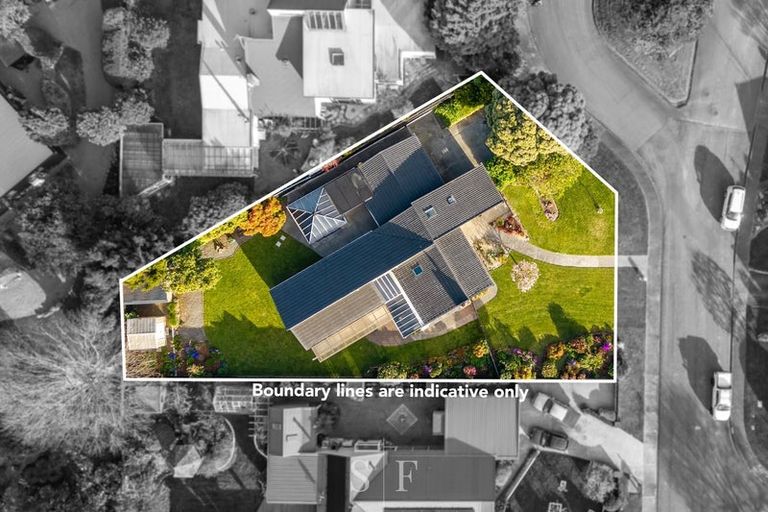 Photo of property in 15 Fleetwood Grove, Waikanae, 5036