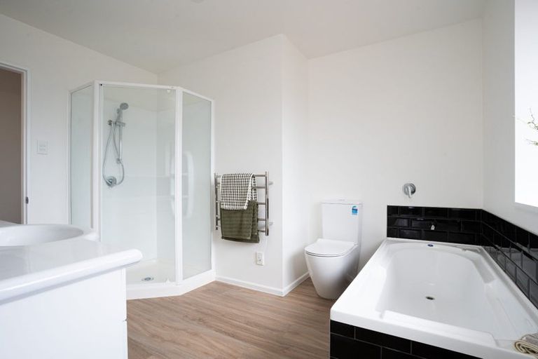 Photo of property in 18 Mollymawk Place, Woolston, Christchurch, 8023