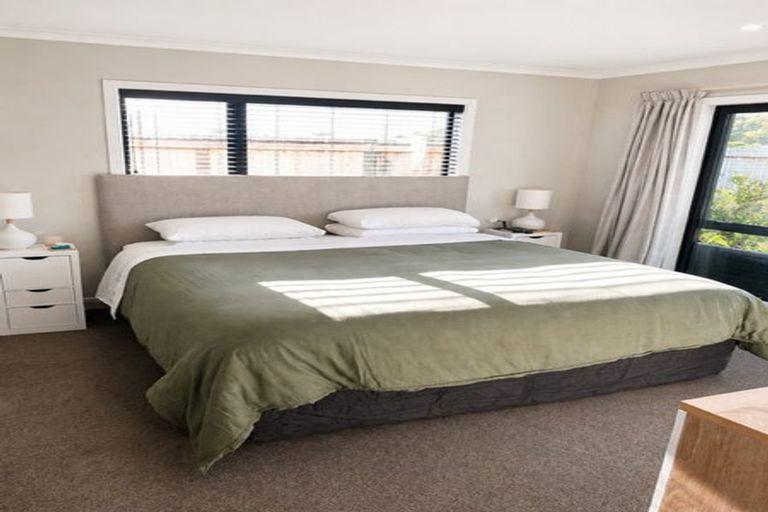 Photo of property in 37 Grovedale Square, Wainuiomata, Lower Hutt, 5014