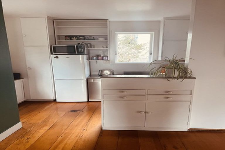 Photo of property in 1 Glenbervie Terrace, Thorndon, Wellington, 6011