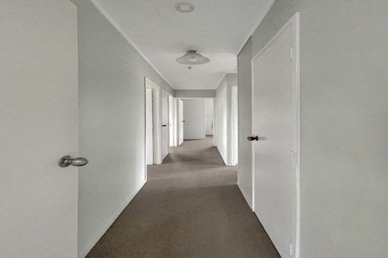 Photo of property in 8 Kopu Place, Clendon Park, Auckland, 2103