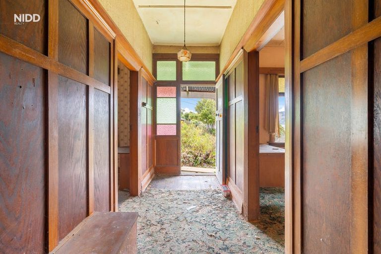 Photo of property in 1 Athol Place, Ravensbourne, Dunedin, 9022