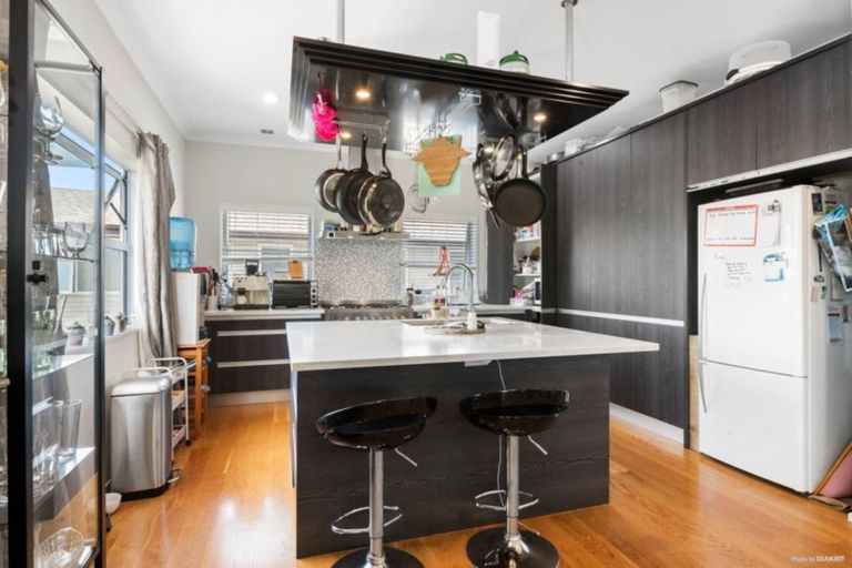 Photo of property in 15 Sawyers Lane, Silverdale, 0932