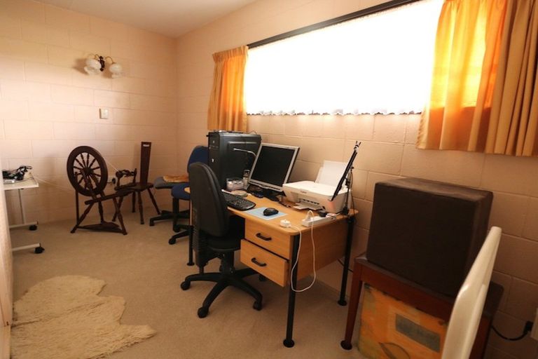 Photo of property in 28 Fairburn Road, Kaitaia, 0482