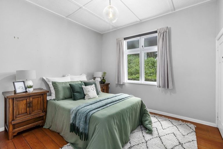 Photo of property in 129 Melbourne Road, Island Bay, Wellington, 6023