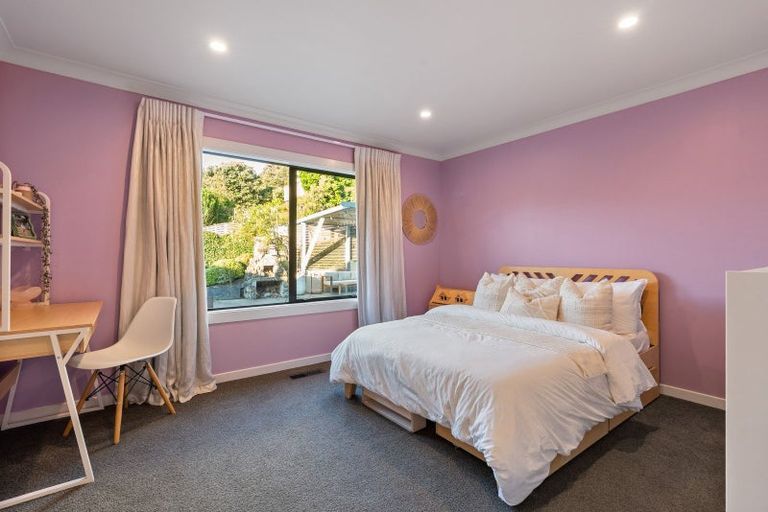 Photo of property in 147 Seatoun Heights Road, Miramar, Wellington, 6022