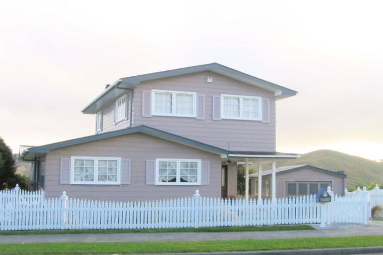 Photo of property in 35 Outram Grove, Kelson, Lower Hutt, 5010