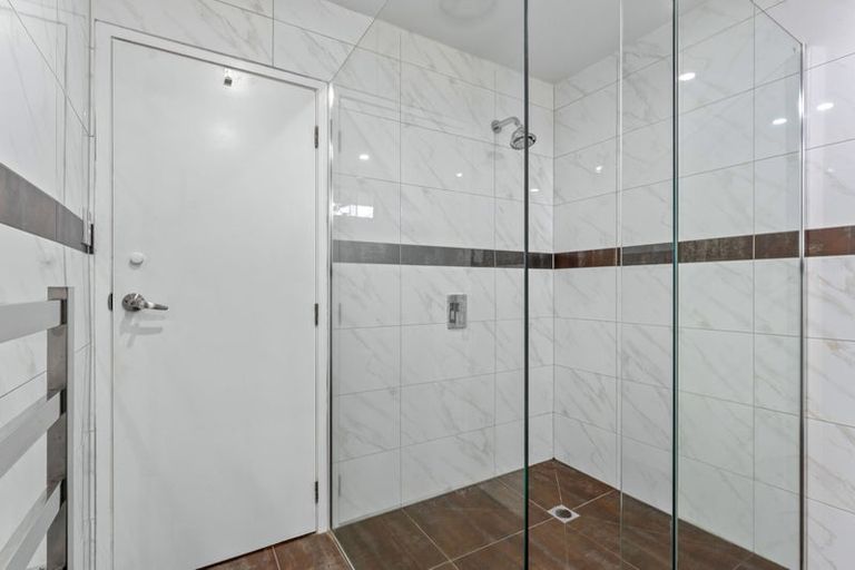 Photo of property in 34 Spinnaker Drive, Te Atatu Peninsula, Auckland, 0610