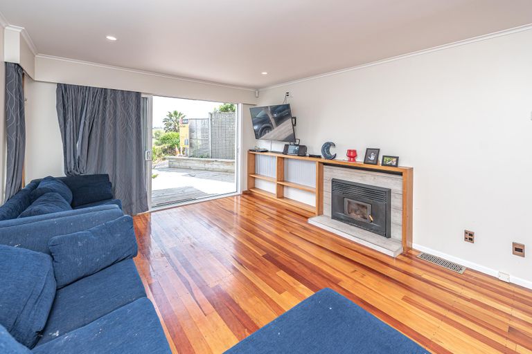 Photo of property in 67 Anzac Parade, Durie Hill, Whanganui, 4500