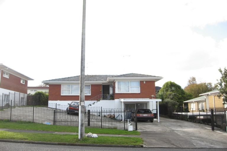 Photo of property in 90 Reeves Road, Pakuranga Heights, Auckland, 2010