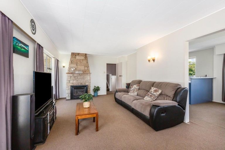 Photo of property in 11 Kotipu Place, Pukerua Bay, 5026