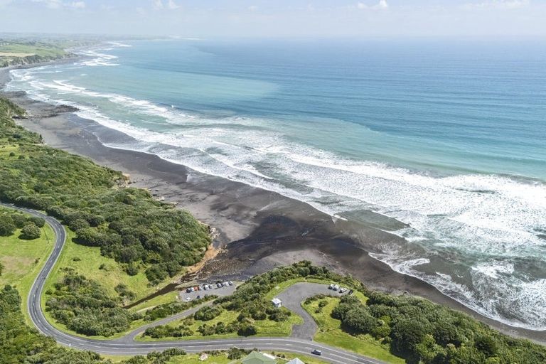 Photo of property in 14 Tohora Place, Spotswood, New Plymouth, 4310