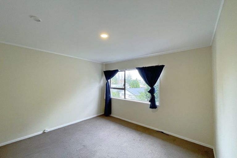 Photo of property in 5/550 Glenfield Road, Glenfield, Auckland, 0629