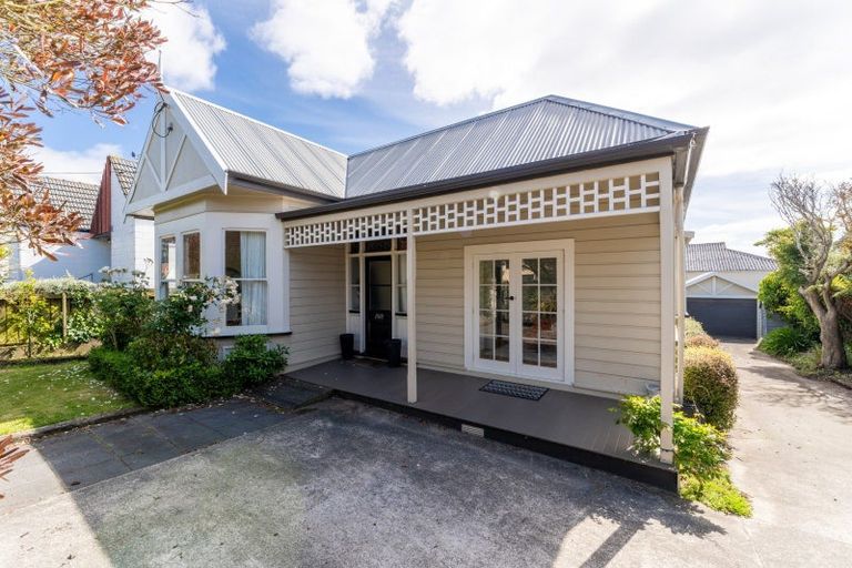 Photo of property in 211 Forbury Road, Saint Clair, Dunedin, 9012