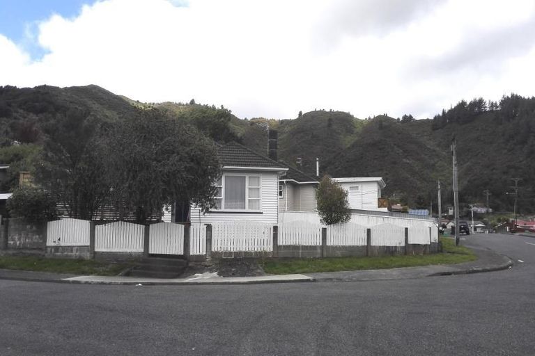 Photo of property in 17 Castlerea Street, Wainuiomata, Lower Hutt, 5014