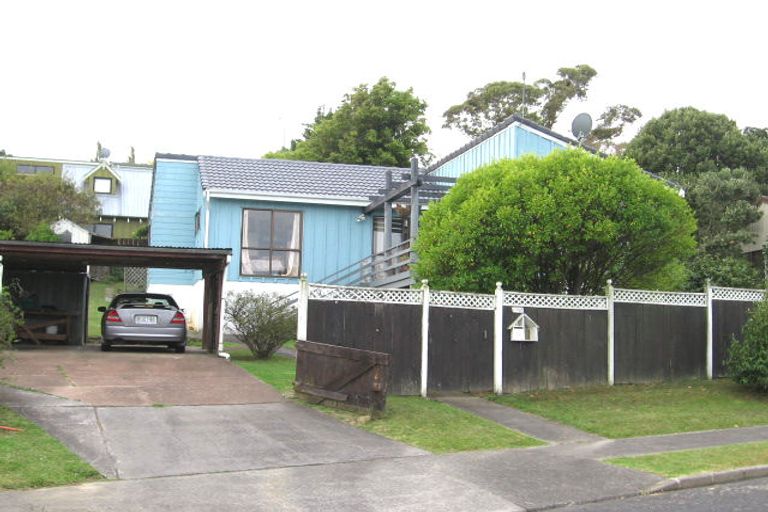 Photo of property in 10 Woodhouse Place, West Harbour, Auckland, 0618