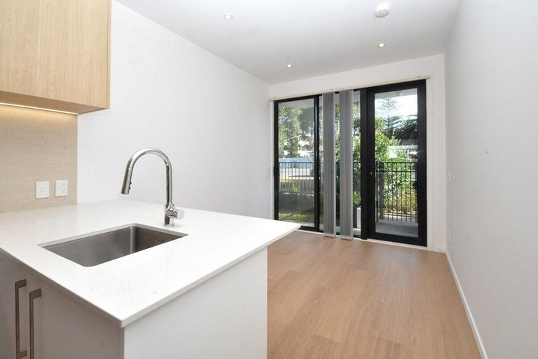 Photo of property in 2/445 Hibiscus Coast Highway, Orewa, 0931