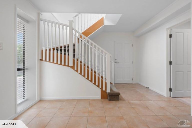 Photo of property in 19 Crosby Road, West Harbour, Auckland, 0618