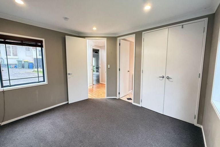 Photo of property in 3/158 Cliff View Drive, Green Bay, Auckland, 0604
