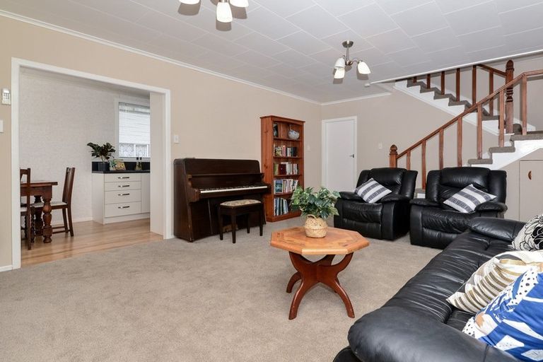 Photo of property in 97 Collins Road, Melville, Hamilton, 3206