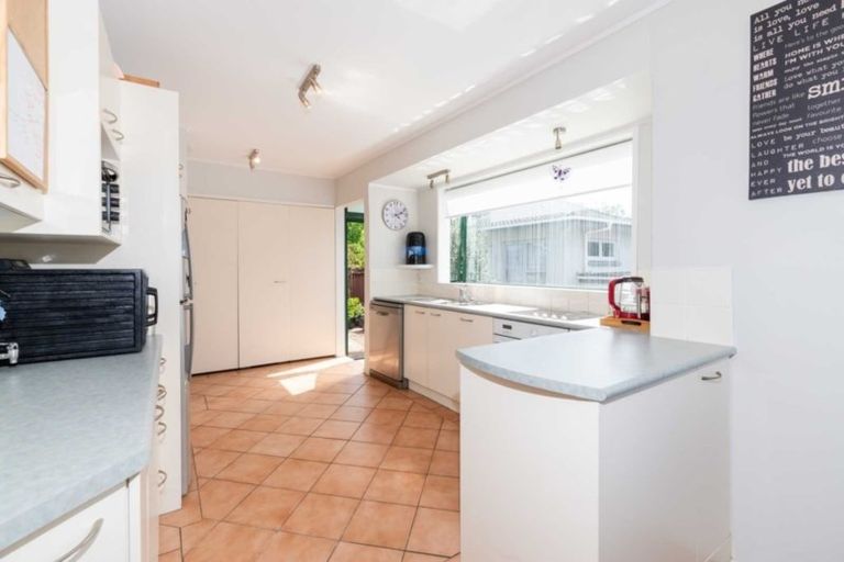 Photo of property in 36 Butterworth Drive, Glendene, Auckland, 0602