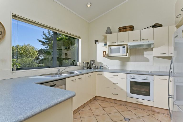 Photo of property in 101a Carlisle Road, Torbay, Auckland, 0632