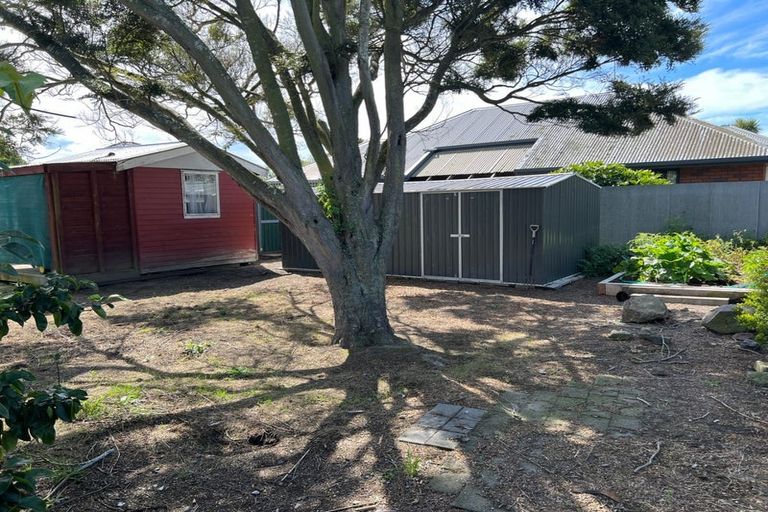 Photo of property in 12 Farquhars Road, Redwood, Christchurch, 8051