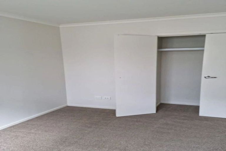 Photo of property in 14a Tobago Crescent, Grenada North, Wellington, 5028