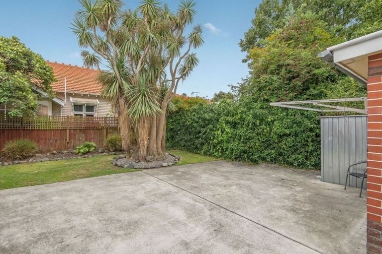 Photo of property in 2/28a Clyde Road, Upper Riccarton, Christchurch, 8041