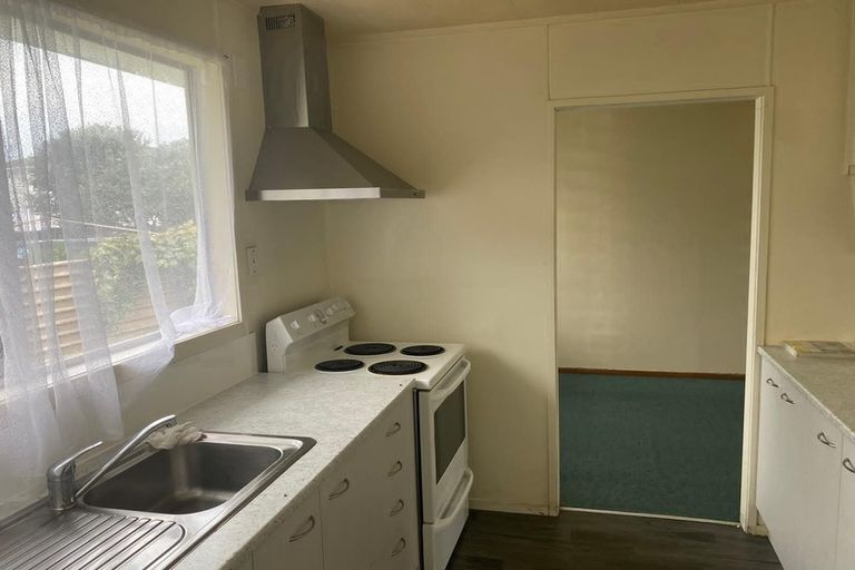 Photo of property in 2/10 Tuna Place, Manurewa, Auckland, 2102