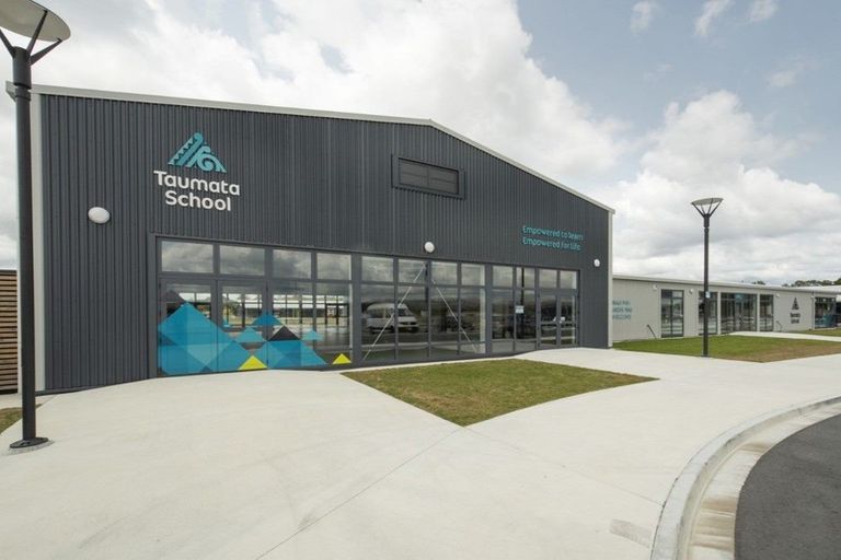 Photo of property in 25 Whakaturou Crescent, Pyes Pa, Tauranga, 3112