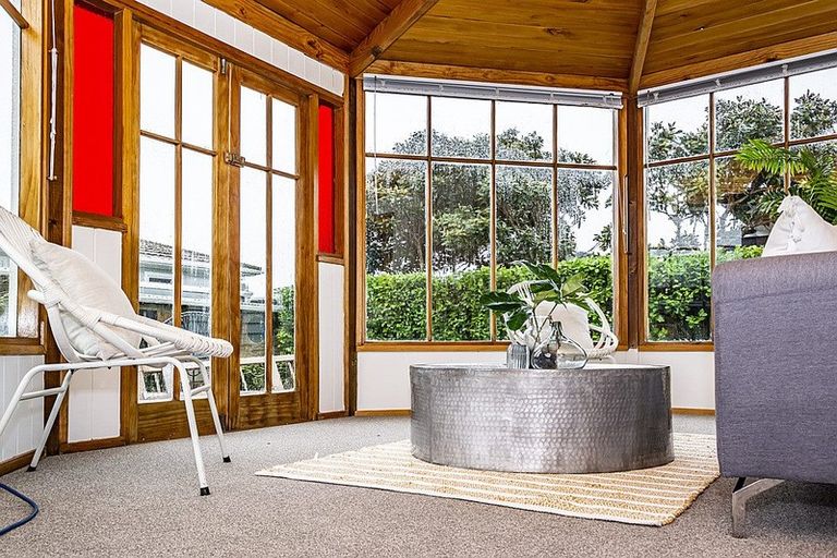 Photo of property in 20 Ropiha Street, Fitzroy, New Plymouth, 4312