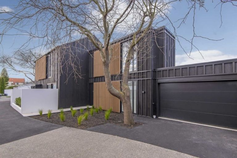 Photo of property in 74 Merivale Lane, Merivale, Christchurch, 8014