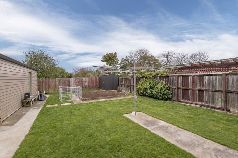 Photo of property in 6 Farnborough Street, Aranui, Christchurch, 8061