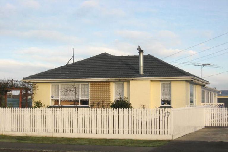 Photo of property in 17 Brown Street, Strathern, Invercargill, 9812