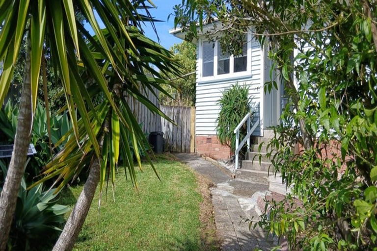 Photo of property in 47 Cardiff Road, Pakuranga, Auckland, 2010