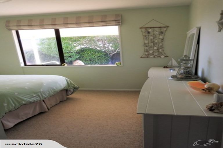 Photo of property in 42 Seadown Crescent, Amberley, 7410