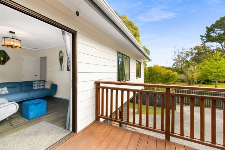 Photo of property in 2/123 Millbrook Road, Sunnyvale, Auckland, 0612