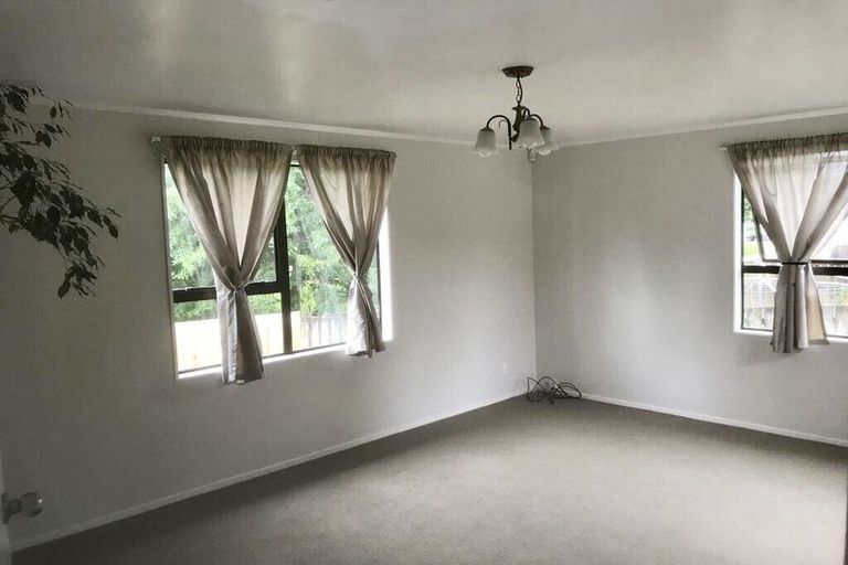 Photo of property in 2/5 Ebenezer Way, Clendon Park, Auckland, 2103