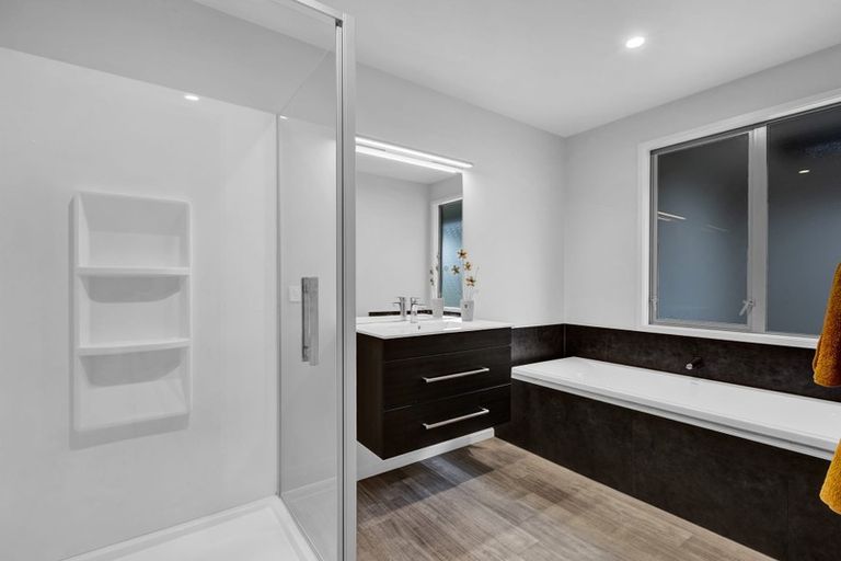 Photo of property in 184b Seaview Road, Westown, New Plymouth, 4310