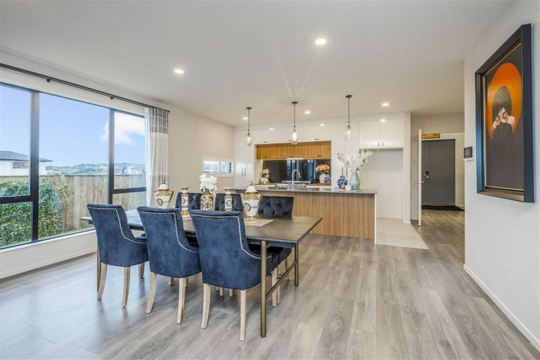 Photo of property in 319 Flat Bush School Road, Flat Bush, Auckland, 2019