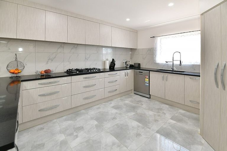 Photo of property in 21 Rauta Way, Helensville, 0800