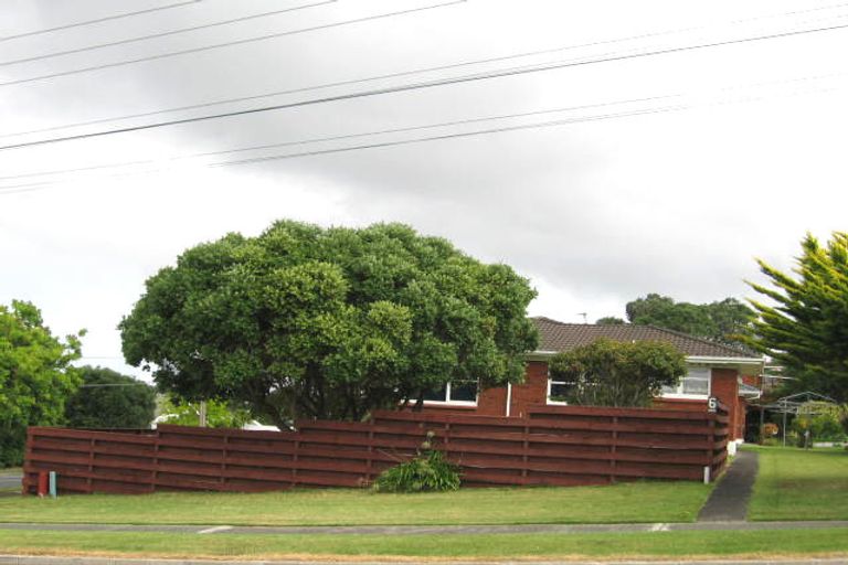 Photo of property in 2/6 East Coast Road, Milford, Auckland, 0620