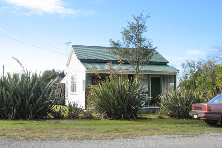 Photo of property in 2 Hart Street, Blackball, 7804