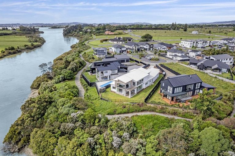 Photo of property in 88 Hayfield Way, Karaka, Papakura, 2113